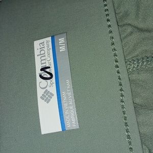 Women's Columbia Sportswear skirt pockets olive green with scrunch tie on each s